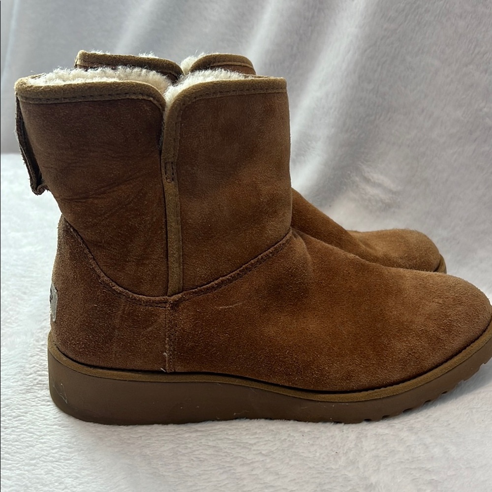 UGG Tan Sheepskin Lined Boots - Picture 4 of 10